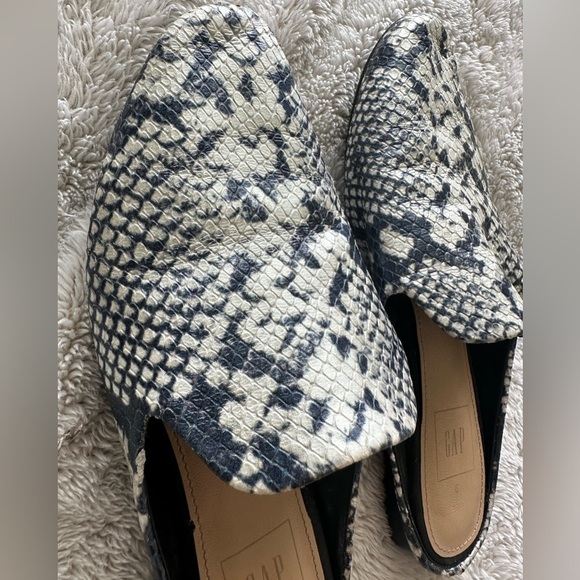 Gap snakeprint slide on mules, blue and cream pointed toe flats - Picture 5 of 6